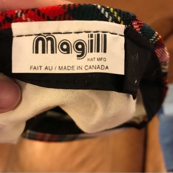 𝅺men’s tartan cap, size small. Magill Canada brand.  Size small.  Unisex. - Picture 4 of 5